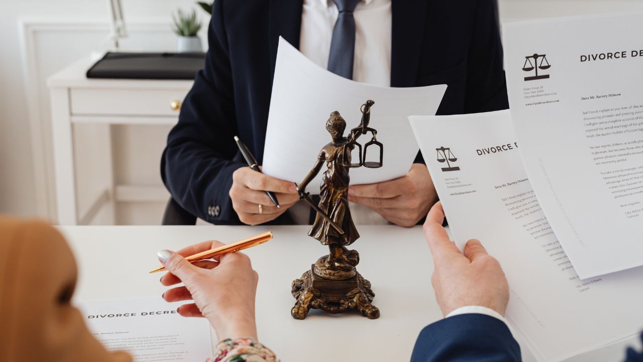 real estate lawyer