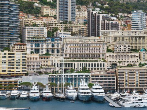 Stablecoins safe transactions in luxury real estate