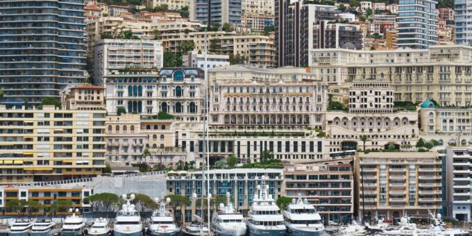 Stablecoins safe transactions in luxury real estate