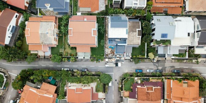 Investing in Real Estate with a Small Budget: Practical Strategies for Beginners